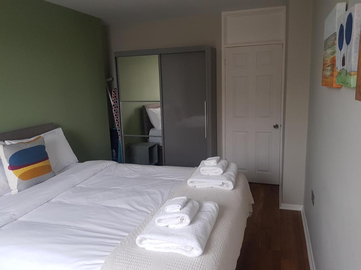 Beautiful 3-Bedroom Flat With Stunning Views London Luaran gambar